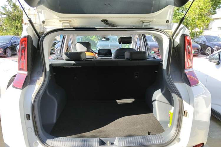 Used Bestune NAT 2023 PRO Comfort Travel Edition 419km Trunk