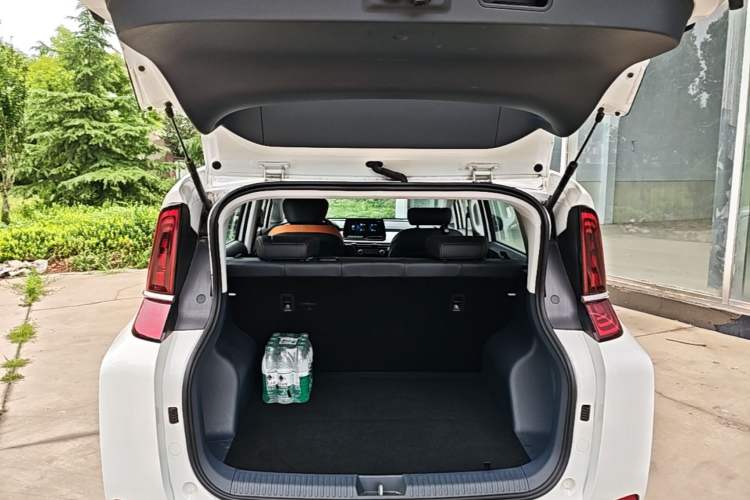 Used Bestune NAT 2023 PRO Comfort Travel Edition 425km Trunk