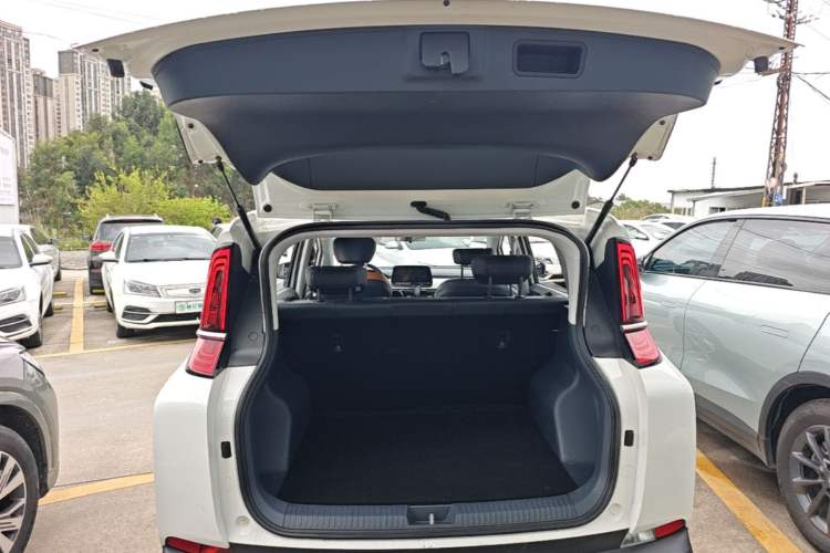 Used Bestune NAT 2023 PRO Comfortable Travel Extended Range Battery-Swap Version 401km Trunk