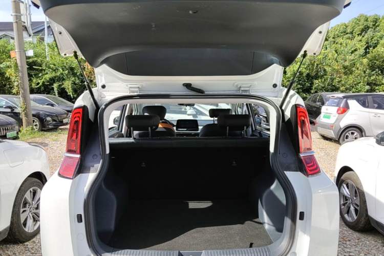Used Bestune NAT 2023 PRO Comfort Travel Edition 419km Trunk