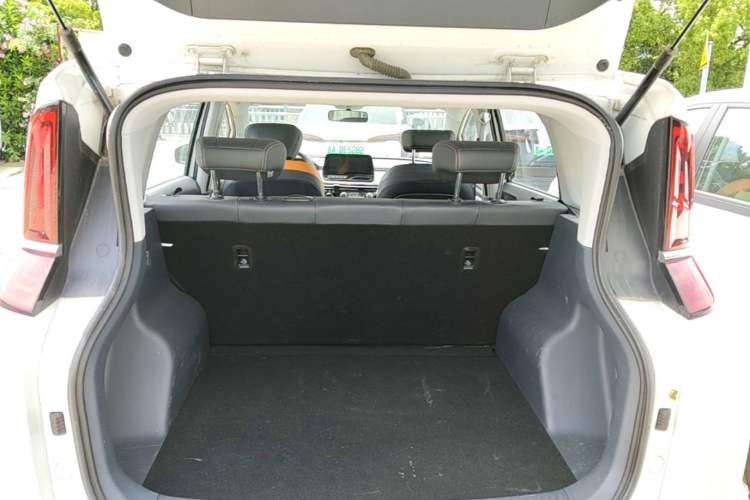 Used Bestune NAT 2023 PRO Comfort Travel Edition 419km Trunk
