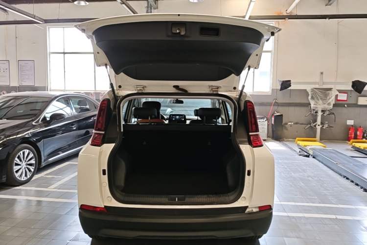 Used Bestune NAT 2023 PRO Comfort Travel Edition 425km Trunk
