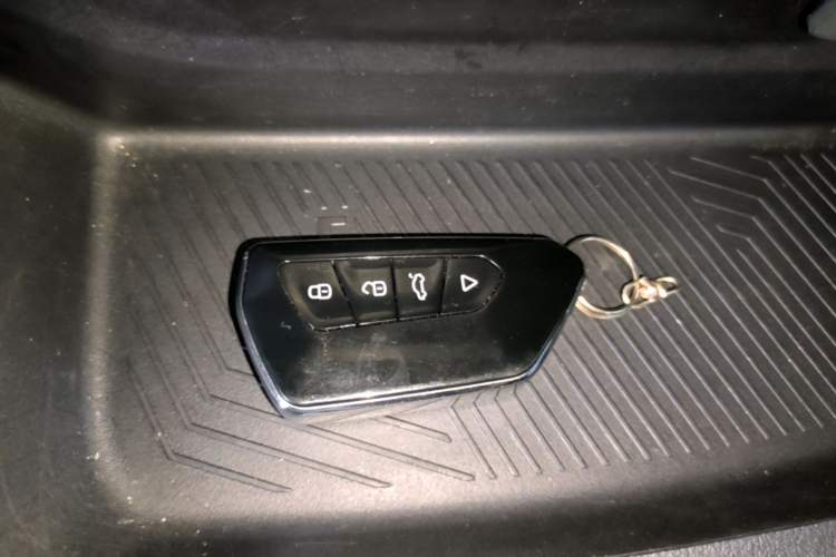 Used Bestune NAT 2023 PRO Comfortable Travel Extended Range Battery-Swap Version 401km Vehicle Key