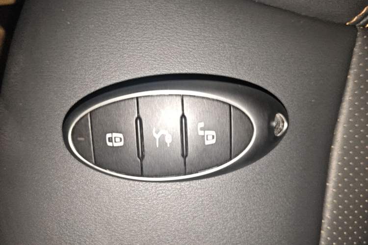Used Bestune NAT 2023 PRO Comfort Travel Edition 425km Vehicle Key