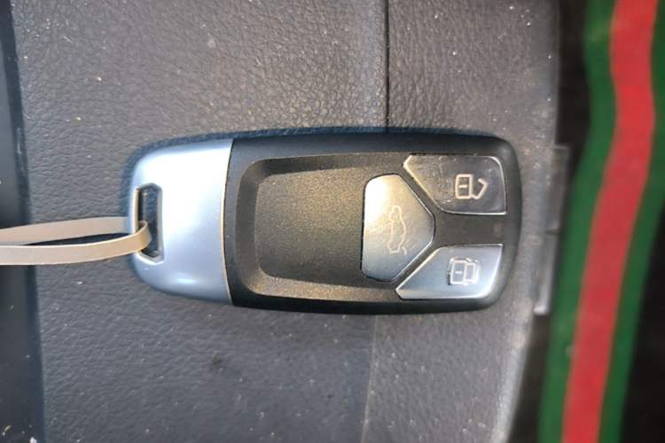 Used Bestune NAT 2023 PRO Comfortable Travel Extended Range Battery-Swap Version 401km Vehicle Key