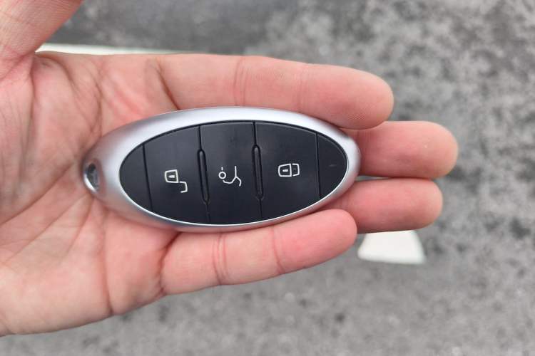 Used Bestune NAT 2023 PRO Comfortable Travel Extended Range Battery-Swap Version 401km Vehicle Key