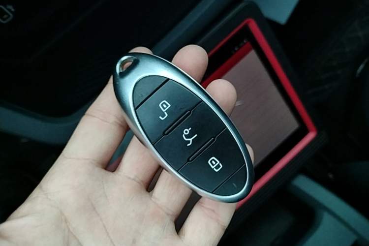 Used Bestune NAT 2023 PRO Comfort Travel Edition 419km Vehicle Key