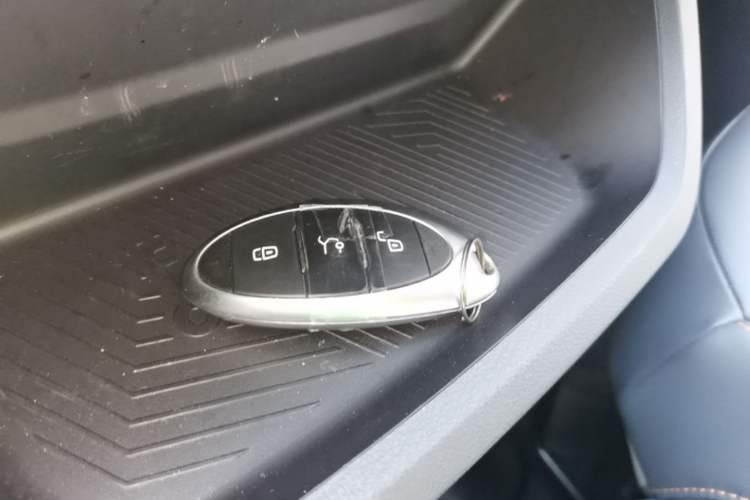 Used Bestune NAT 2023 PRO Comfort Travel Edition 419km Vehicle Key
