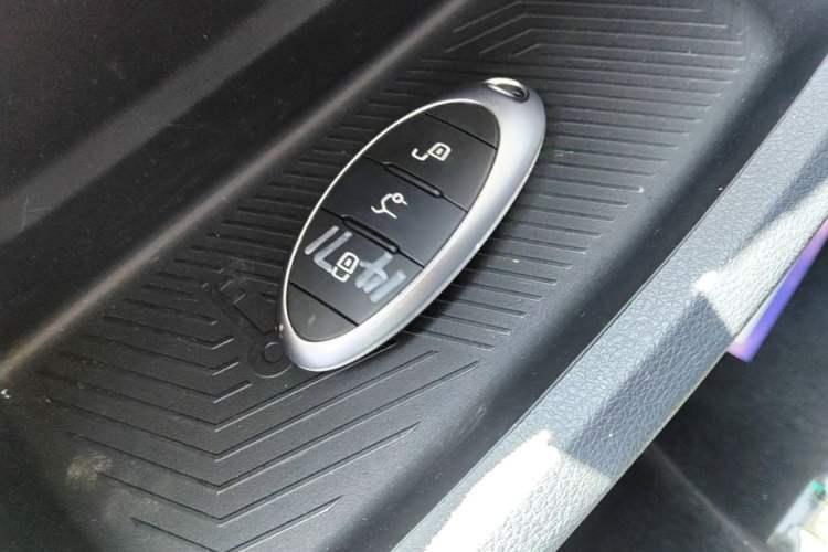 Used Bestune NAT 2023 PRO Comfort Travel Edition 419km Vehicle Key