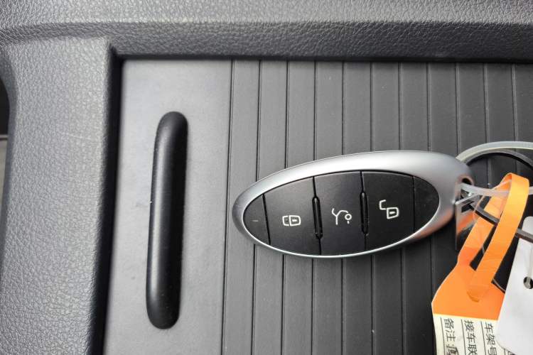 Used Bestune NAT 2023 PRO Comfortable Travel Extended Range Battery-Swap Version 401km Vehicle Key