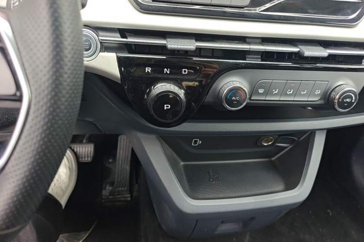 Used Bestune NAT 2024 PRO Jiaxiang Edition 425km Gear Lever