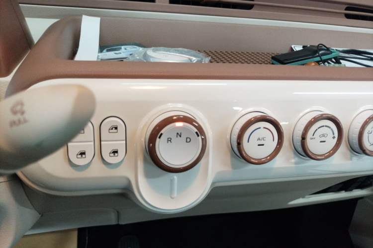 Used Bestune Pony 2026 222km Colorful Horse Gear Lever