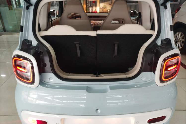 Used Bestune Pony 2026 222km Colorful Horse Trunk