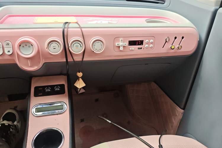 Used Bestune Pony 2024 170km Vitality Horse Audio And AC Panel