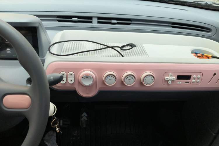 Used Bestune Pony 2024 170km Vitality Horse Audio And AC Panel