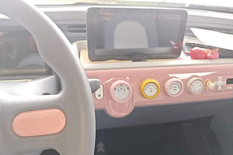 Used Bestune Pony 2024 170km Vitality Horse Audio And AC Panel