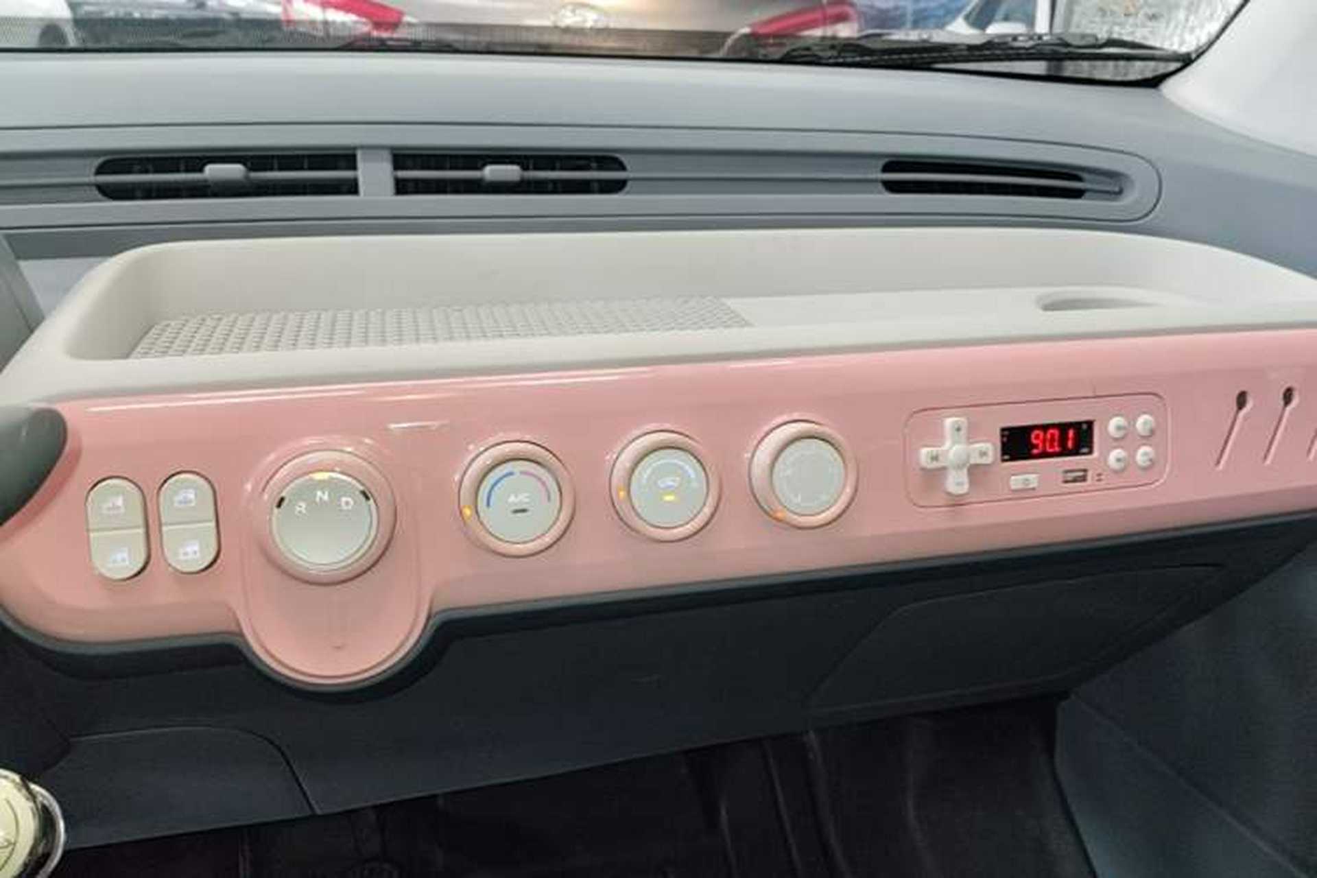 Used Bestune Pony 2024 170km Vitality Horse Audio And AC Panel
