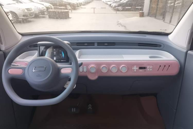 Used Bestune Pony 2024 170km Vitality Horse Audio And AC Panel