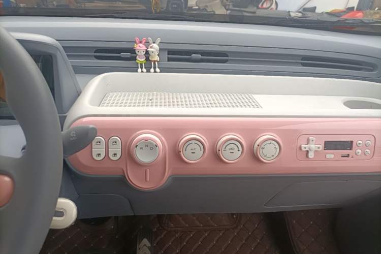 Used Bestune Pony 2024 170km Vitality Horse Audio And AC Panel