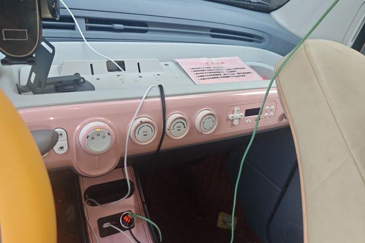 Used Bestune Pony 2024 122km Cute and Fun Horse Audio And AC Panel