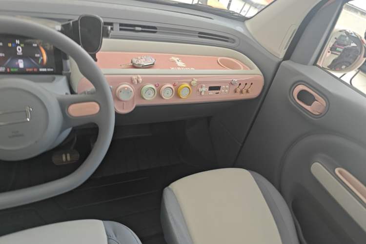 Used Bestune Pony 2024 170km Vitality Horse Audio And AC Panel