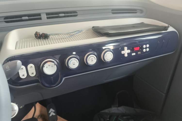 Used Bestune Pony 2024 170km Vitality Horse Audio And AC Panel