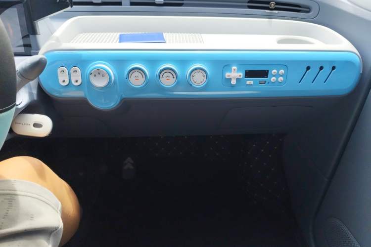 Used Bestune Pony 2024 170km Vitality Horse Audio And AC Panel