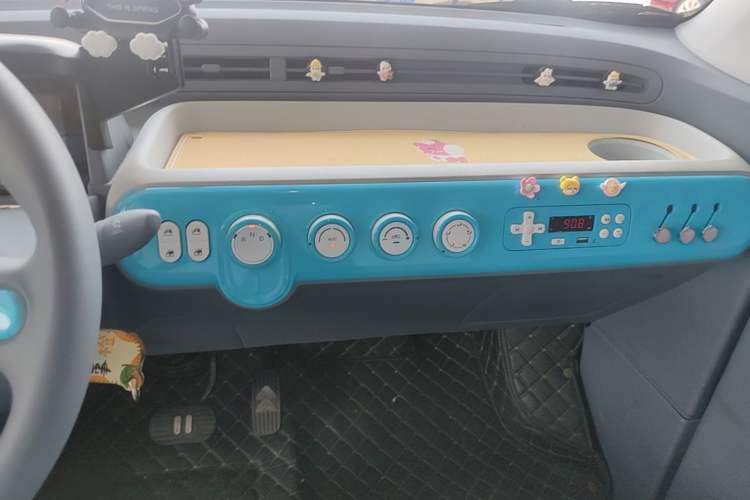 Used Bestune Pony 2024 170km Range Energizing Horse Audio And AC Panel
