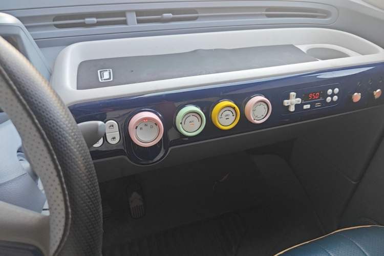 Used Bestune Pony 2024 170km Vitality Horse Audio And AC Panel