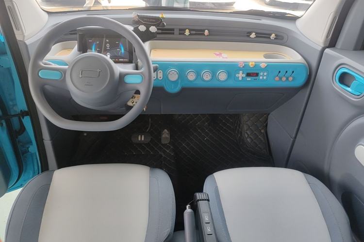 Used Bestune Pony 2024 170km Range Energizing Horse Center Console