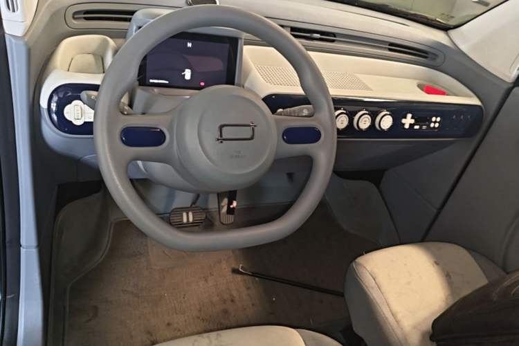 Used Bestune Pony 2024 170km Vitality Horse Center Console