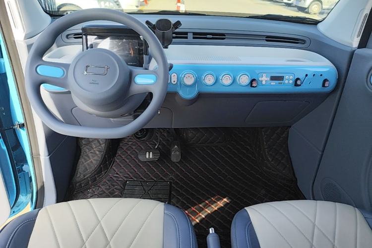 Used Bestune Pony 2024 170km Vitality Horse Center Console
