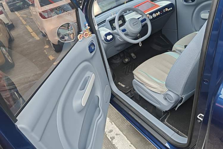 Used Bestune Pony 2024 122km range cute pony Driver Seat