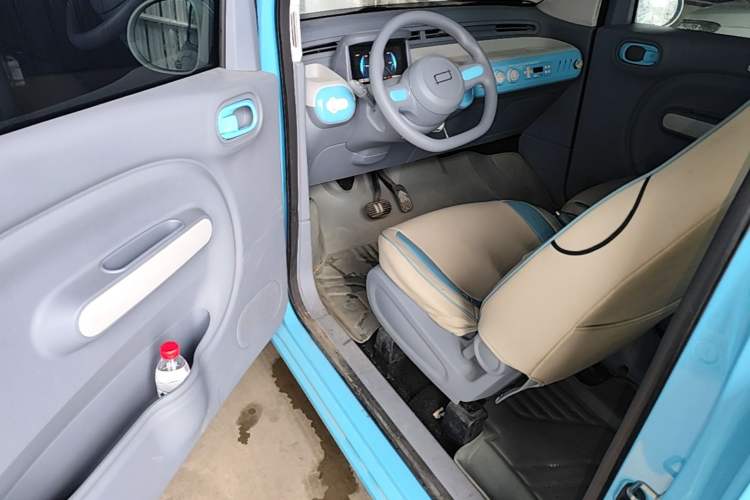Used Bestune Pony 2024 170km Range Energizing Horse Driver Seat