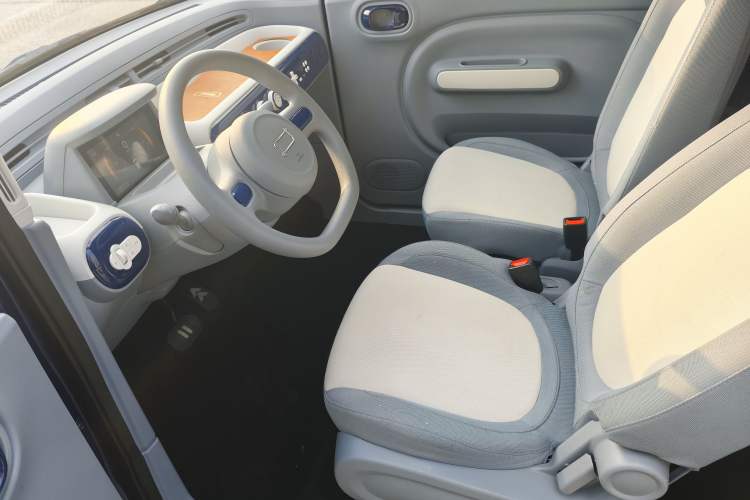 Used Bestune Pony 2024 170km Vitality Horse Interior 2