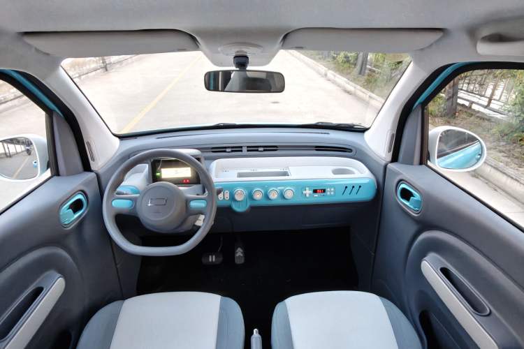 Used Bestune Pony 2024 170km Range Energizing Horse Interior 4
