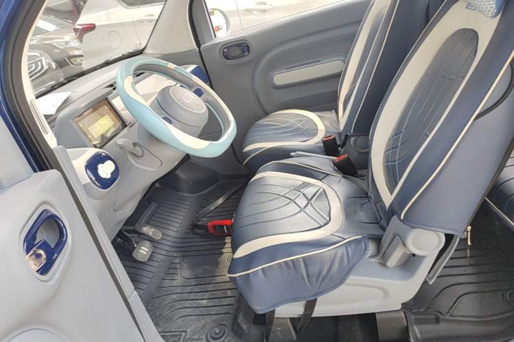 Used Bestune Pony 2024 170km Range Energizing Horse Left Front Seat
