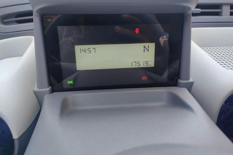 Used Bestune Pony 2024 122km Cute and Fun Horse Odometer Close Up