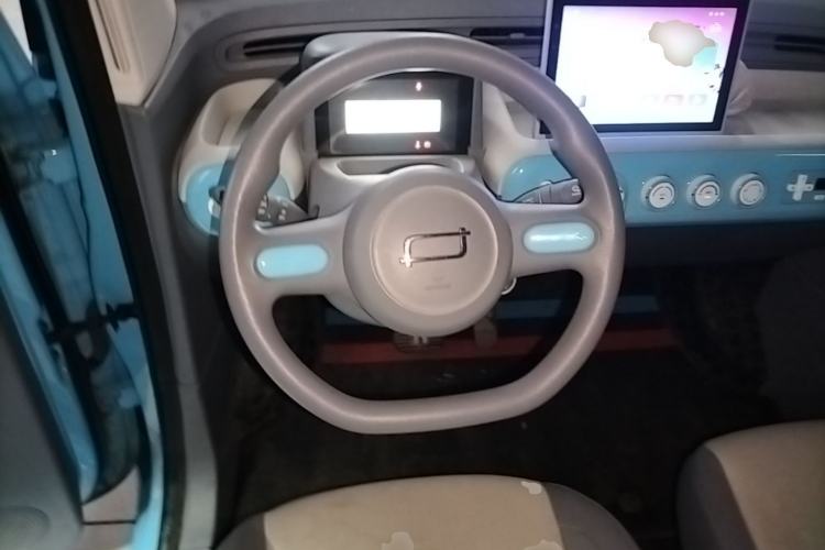 Used Bestune Pony 2024 170km Range Energizing Horse Steering Wheel