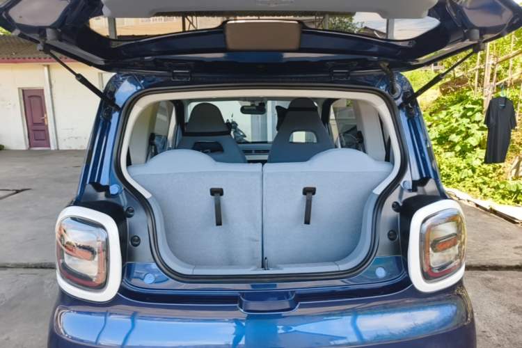 Used Bestune Pony 2024 170km Vitality Horse Trunk