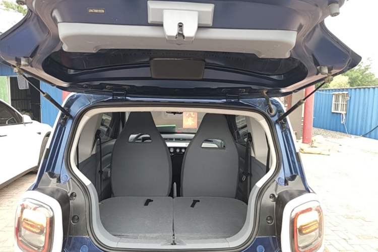Used Bestune Pony 2024 170km Vitality Horse Trunk