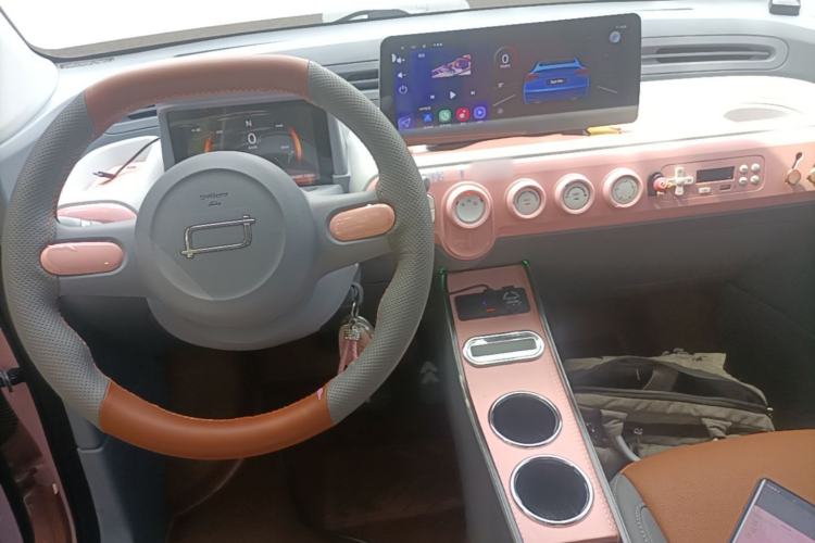 Used Bestune Pony 2024 170km Vitality Horse Center Console