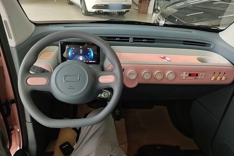 Used Bestune Pony 2024 170km Vitality Horse Center Console