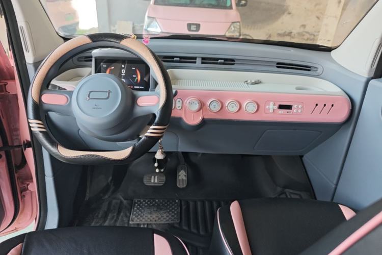Used Bestune Pony 2024 170km Vitality Horse Center Console