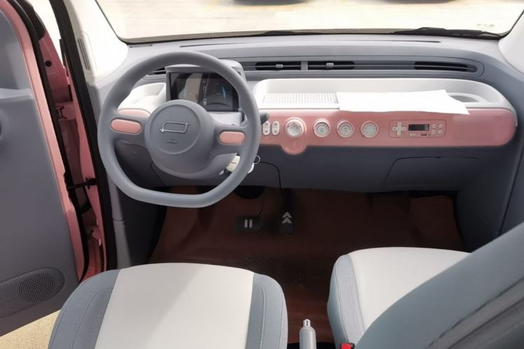 Used Bestune Pony 2024 170km Vitality Horse Center Console