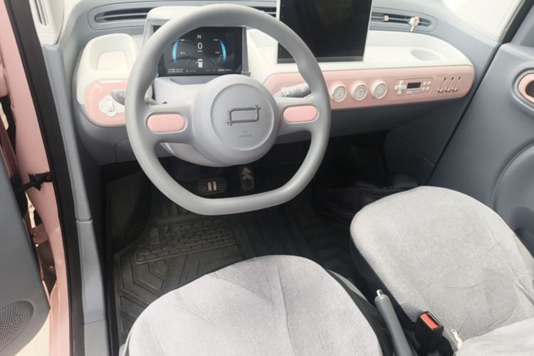 Used Bestune Pony 2024 170km Vitality Horse Center Console