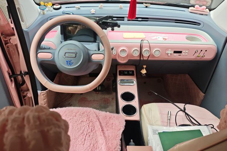 Used Bestune Pony 2024 170km Vitality Horse Center Console