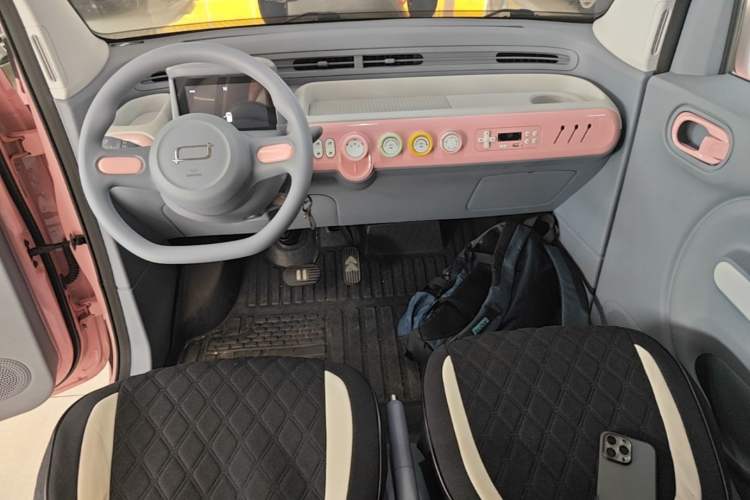Used Bestune Pony 2024 170km Vitality Horse Center Console