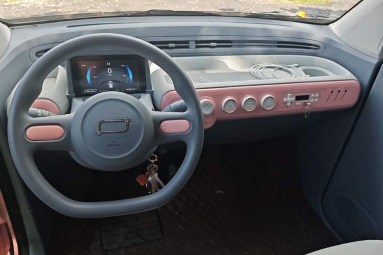Used Bestune Pony 2024 170km Vitality Horse Center Console