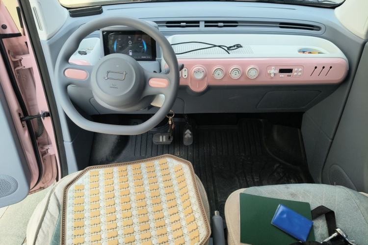 Used Bestune Pony 2024 170km Vitality Horse Center Console